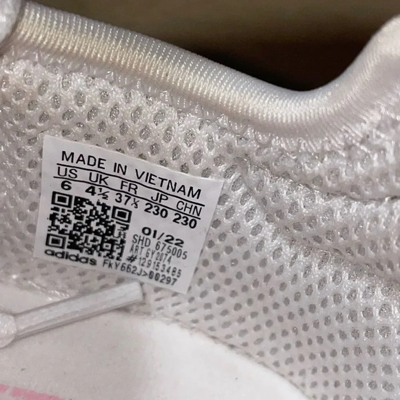 WOMENS ADIDAS NMD R1 WHITE/GREY/ PINK RUNNING SHOES SIZE 6 - Picture 4 of 16